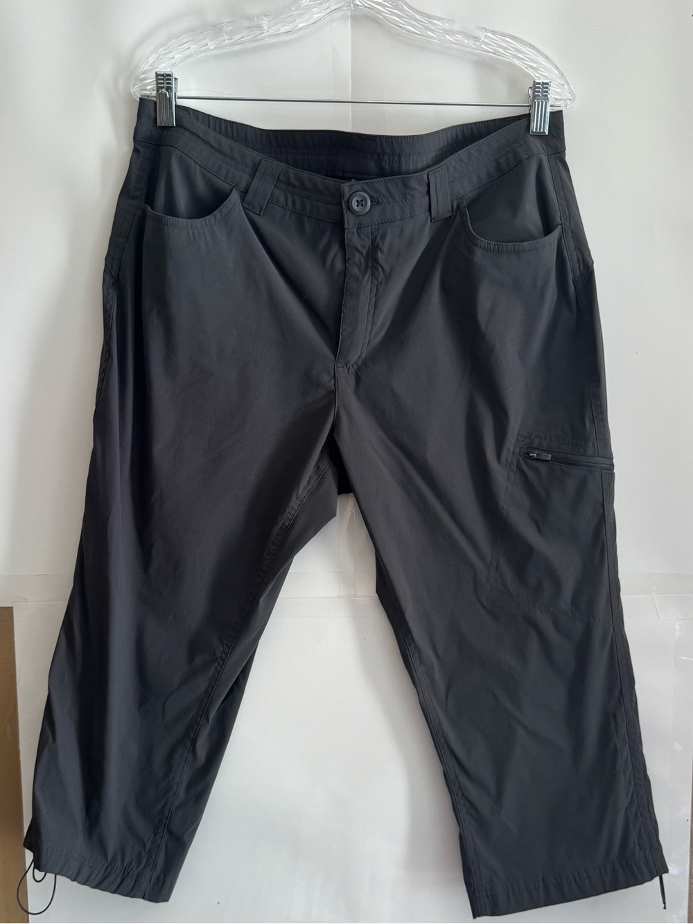 Eddie Bauer dark grey capri Cargo Cropped Pants
